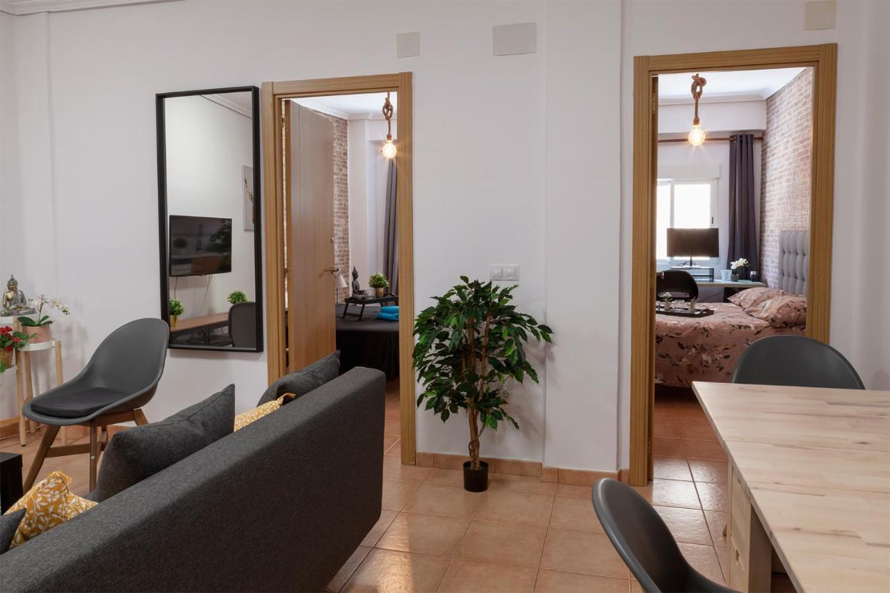 Luxury Artistic Digital Nomad 2 Bedroom W/terrace Apartament