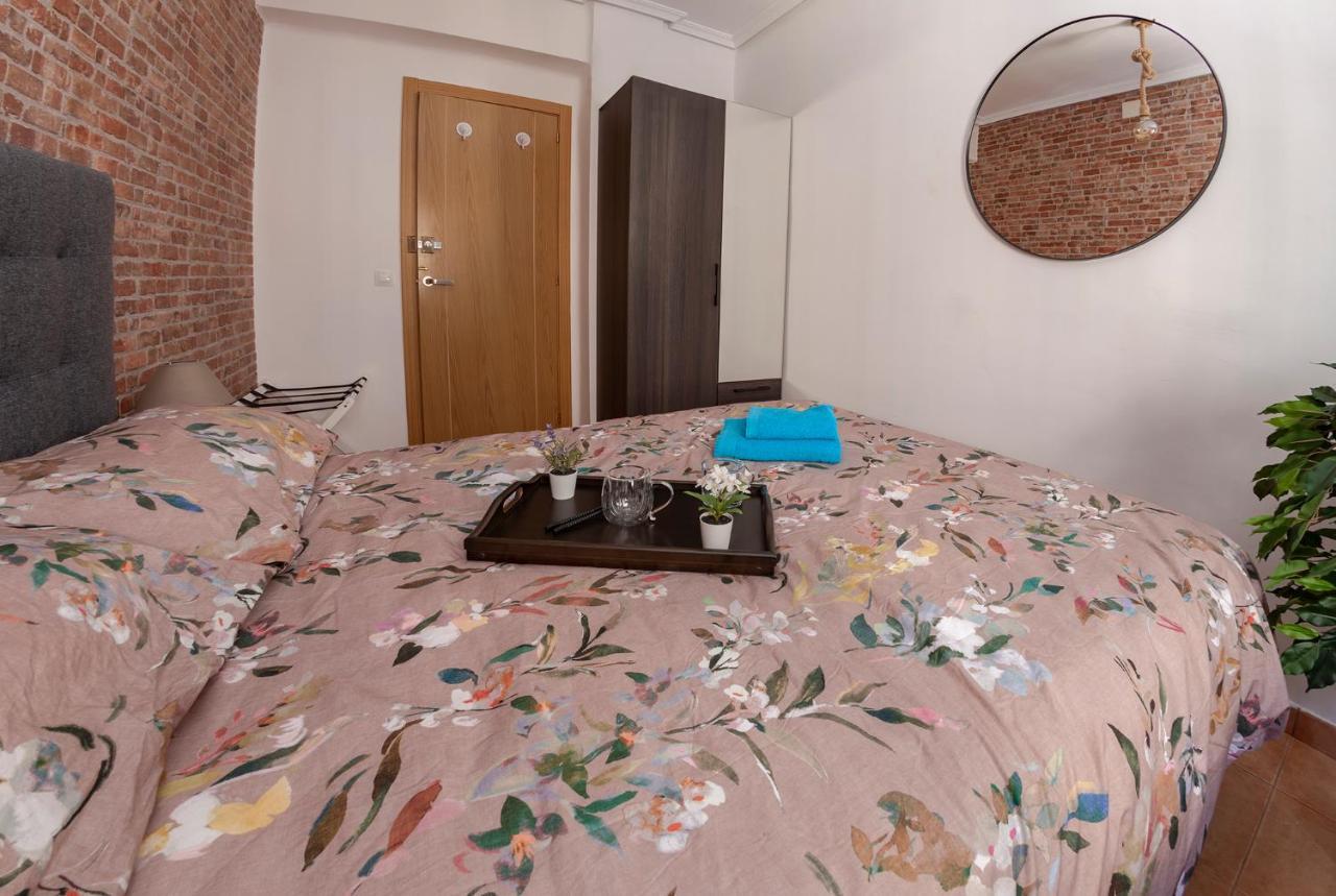 Luxury Artistic Digital Nomad 2 Bedroom W/terrace Apartament Walencja