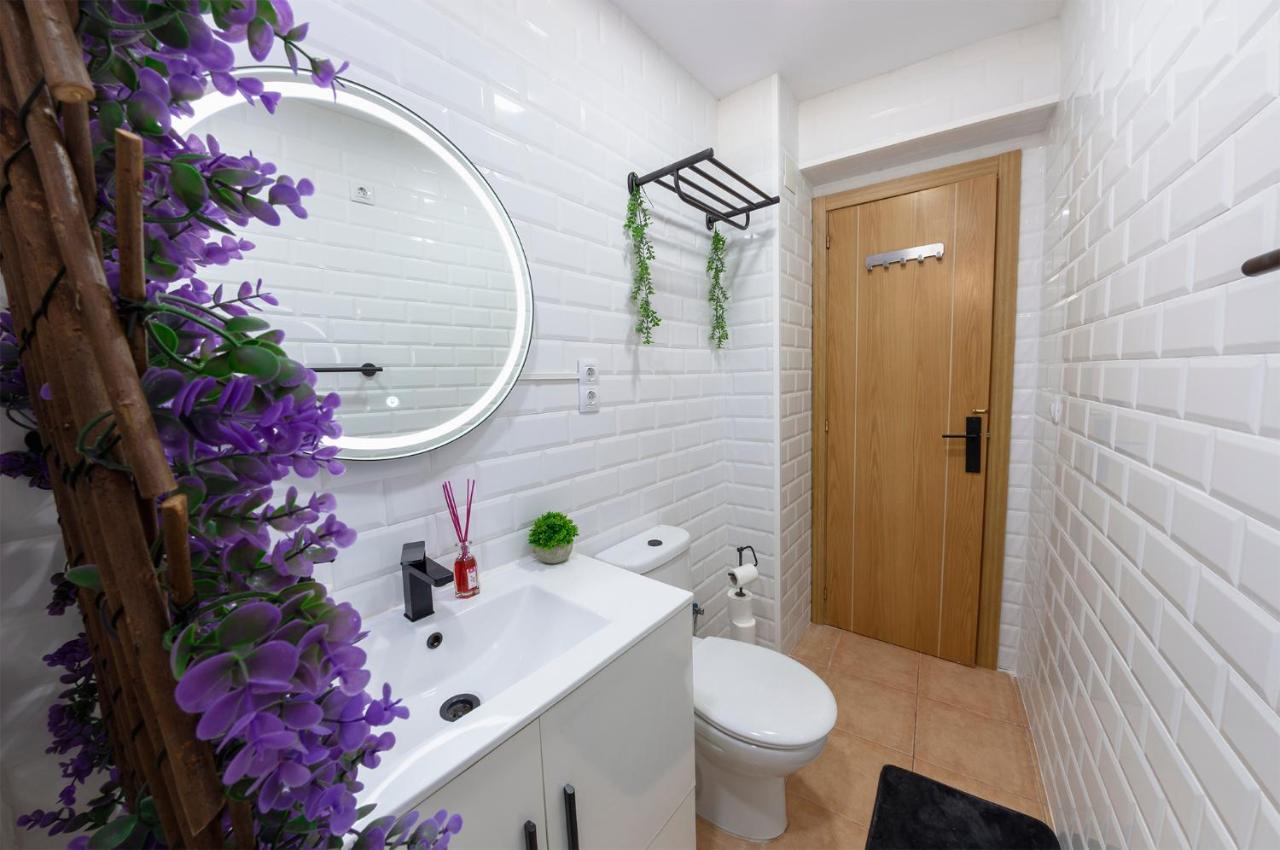 Luxury Artistic Digital Nomad 2 Bedroom W/terrace Apartament *